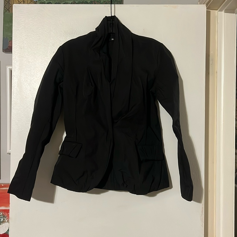 Jarbo black lightweight jacket single snap closure